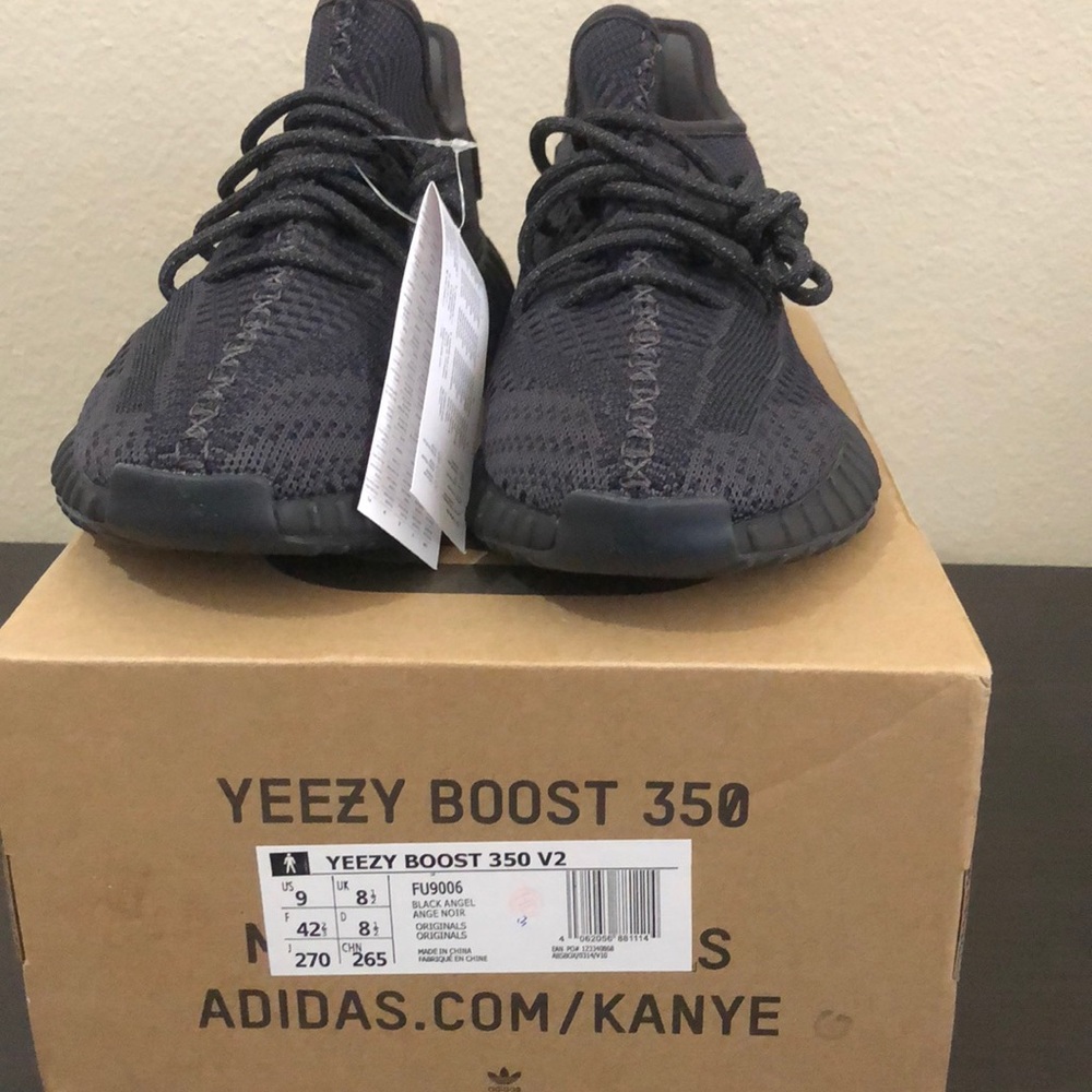 Yeezy 350 v2 black